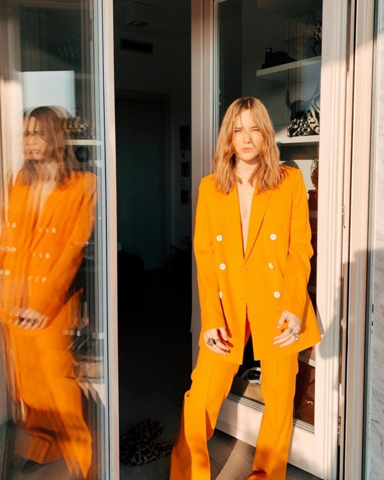 Victoria de Angelis Paparazzi