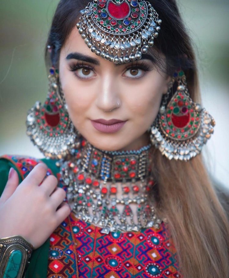 Afghan girls beautiful fashionable