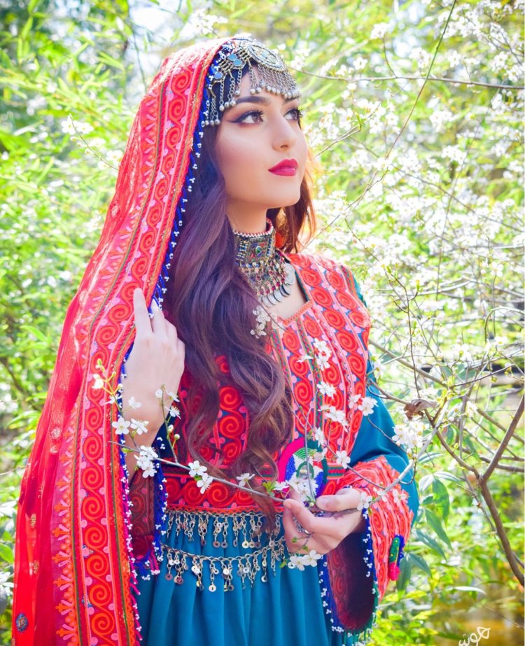 Afghan girls beautiful fashionable