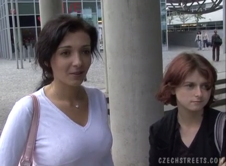 Puplicagent Linda Ikiz Kardaslara Sikdiler