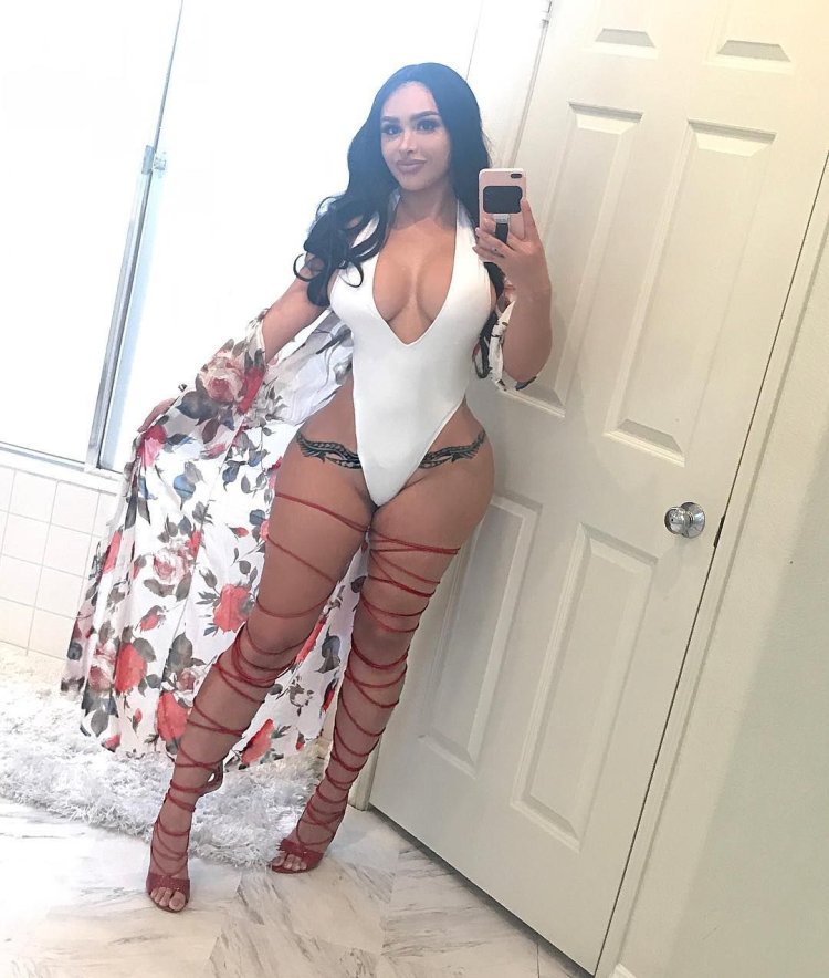 Dolly Castro Hot