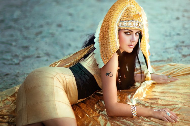 Cleopatra Kristin Kreuk Cleopatra