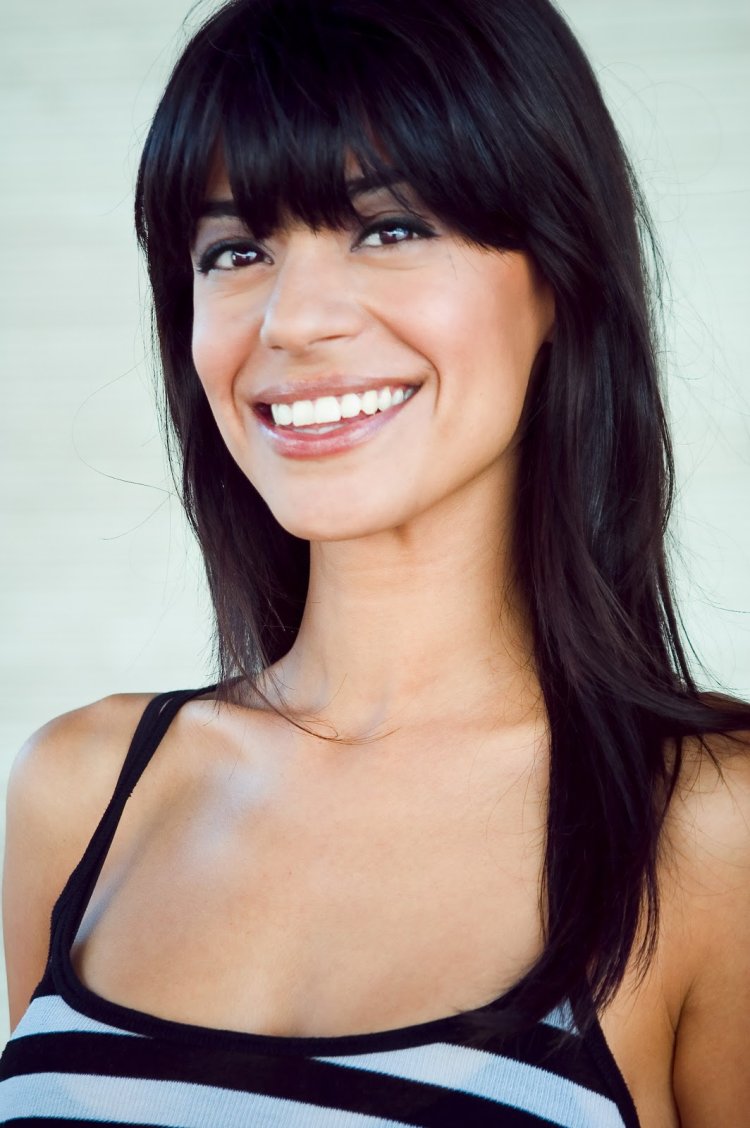 Paris Fakhri actress