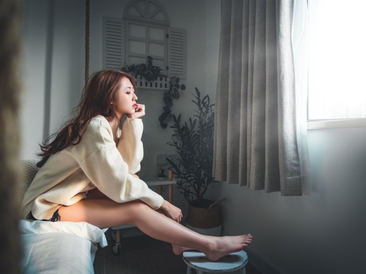 Beautiful Chinese girls loneliness