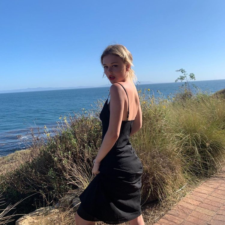 Emily Alyn Lind 2022