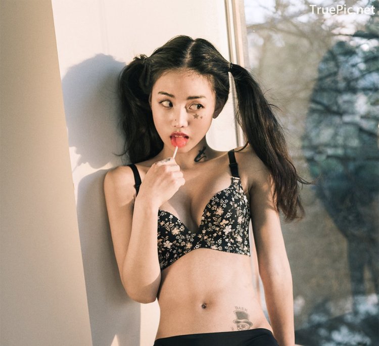 Kim ye in underwear