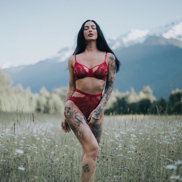 Jacqueline May is naked