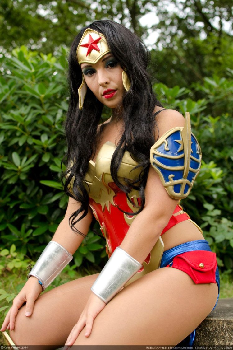 Miracle woman cosplay hot