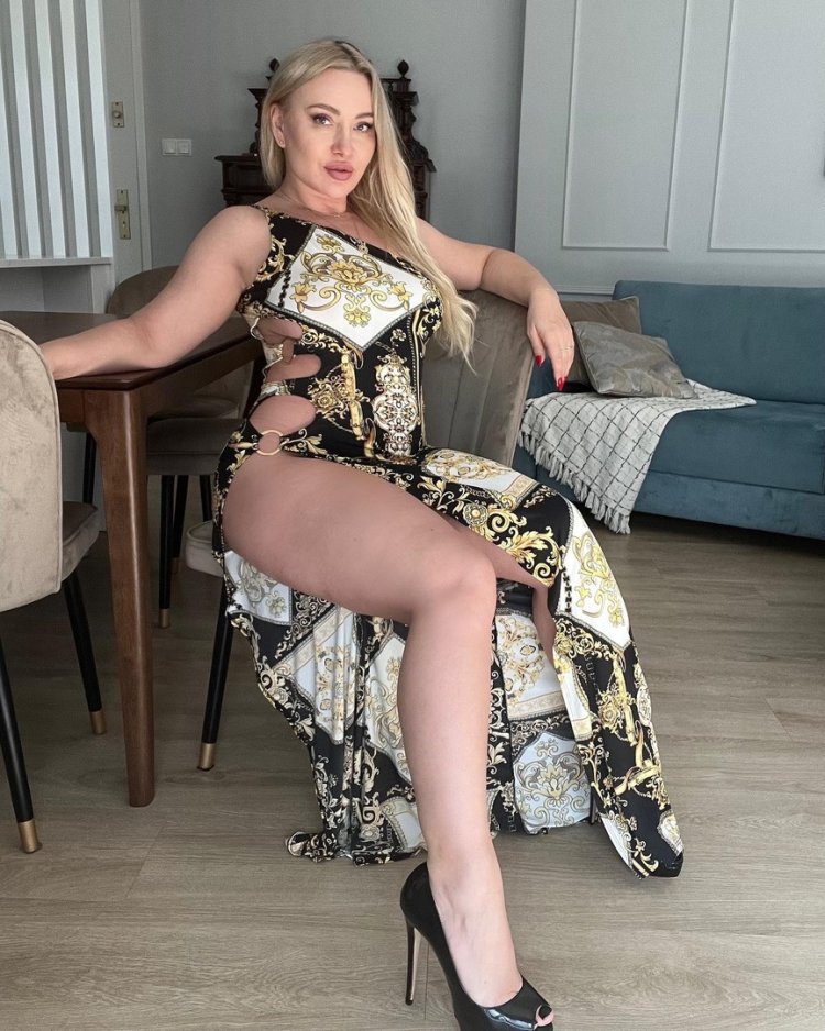 Anna Nistrom in leather pants