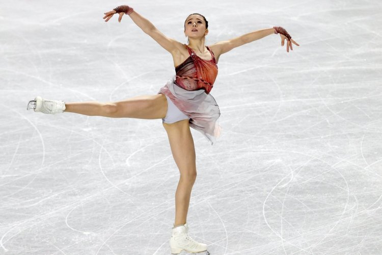 Camila Valieva skater