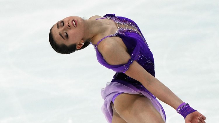 Camila Valieva skater