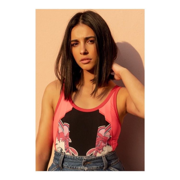 Photo Naomi Scott in underwear