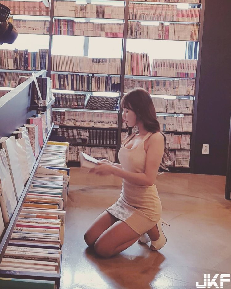 Kendra Last Librarian