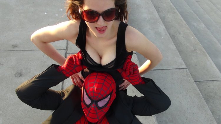 Caitlin Syragus Gwen