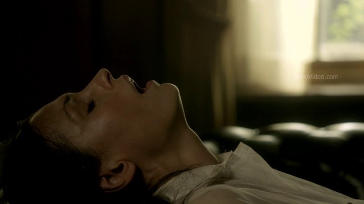 Famke Janssen bed scenes