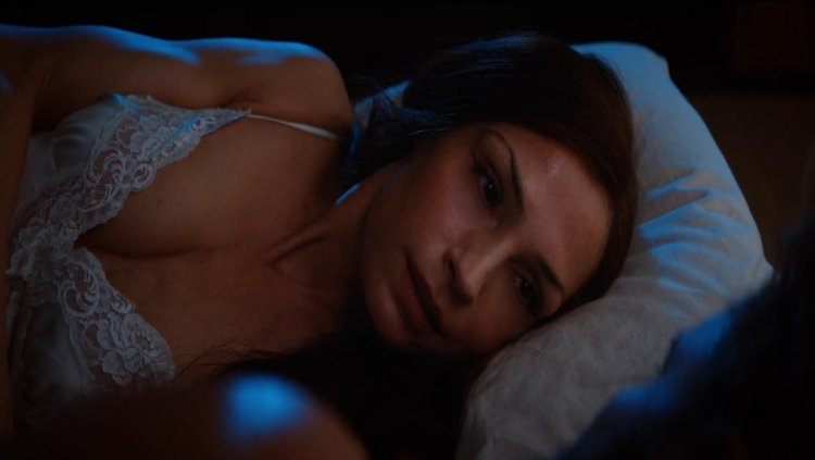Actress Famke Janssen bed scenes