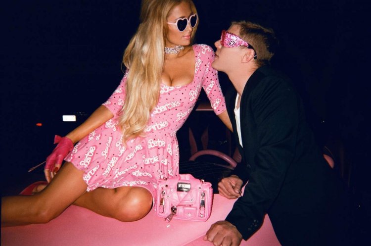 Paris Hilton Legs 2021