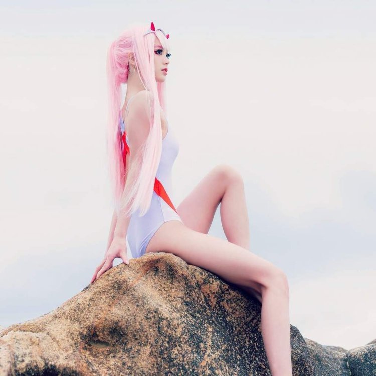 02 Favorite in Franks Cosplay