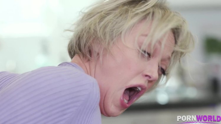 Dee Williams stepmother