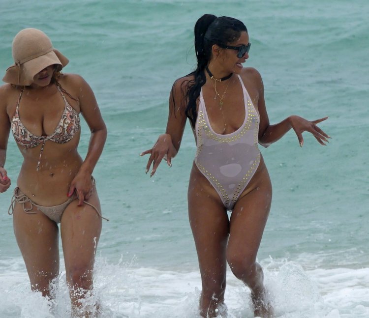 Claudia Jordan on the beach