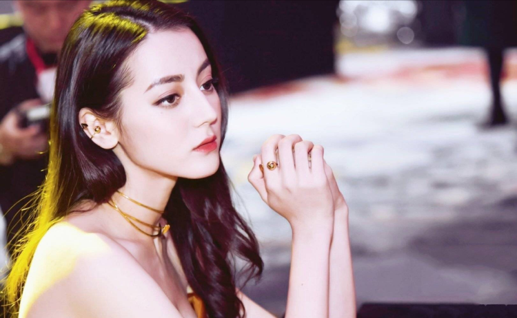 Dilraba dilmuraat in full height