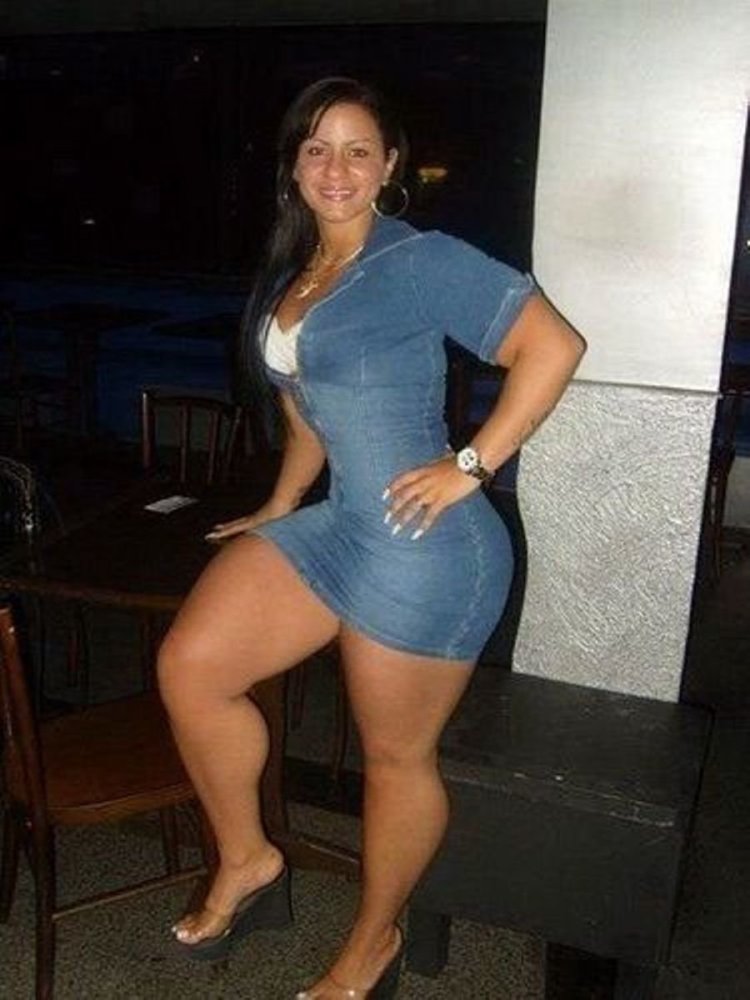 Wide hips on the street