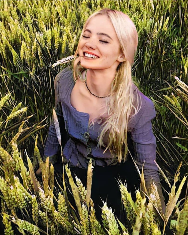 Freya Allan Instagram