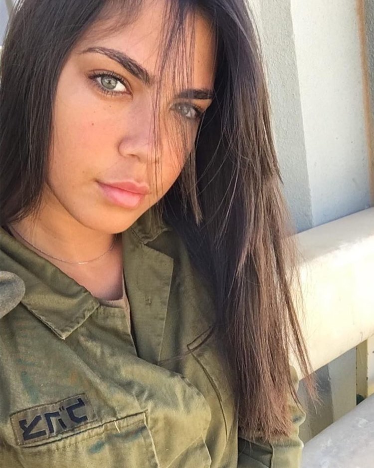 Girls soldiers of Israel