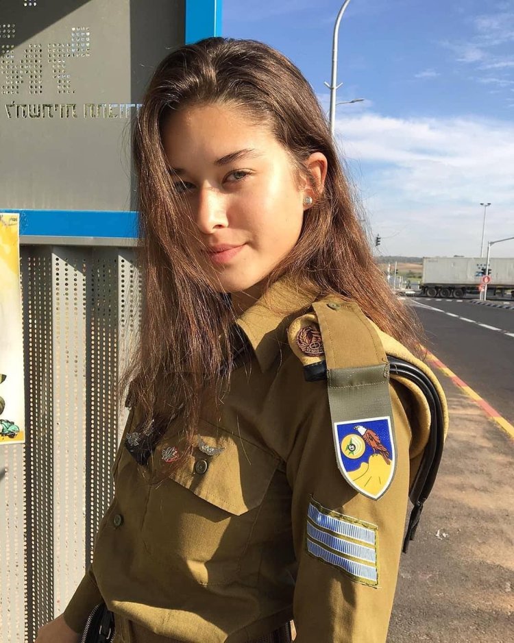 Iranian military uniform