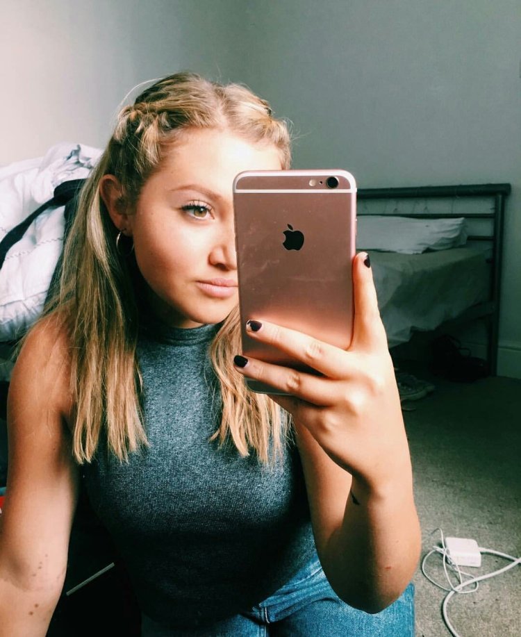 Mia Mackenna-Bruz photo