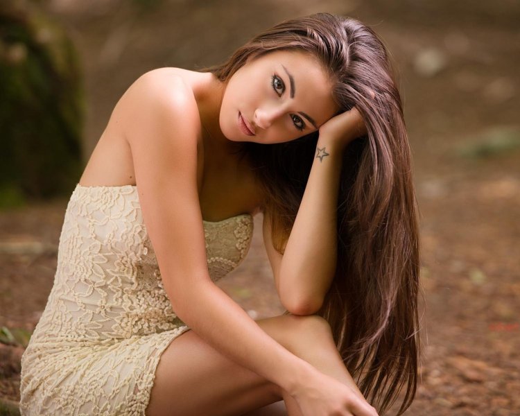 Cranberries with long hair