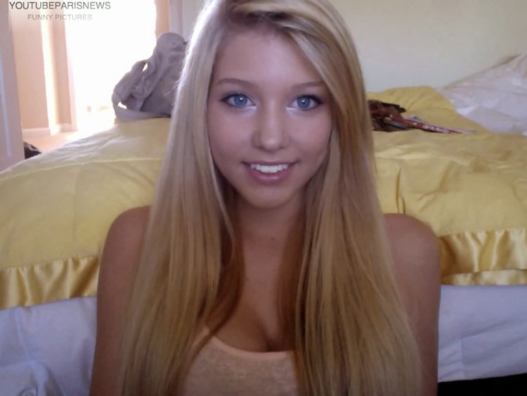 Blonde webcam