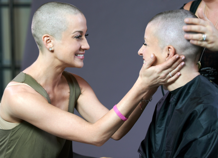 Kate Flanneri shaved bald