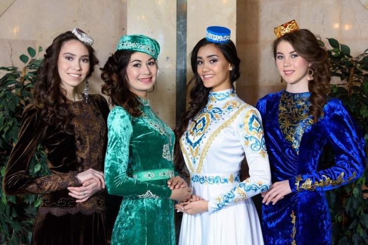 Tatar girls