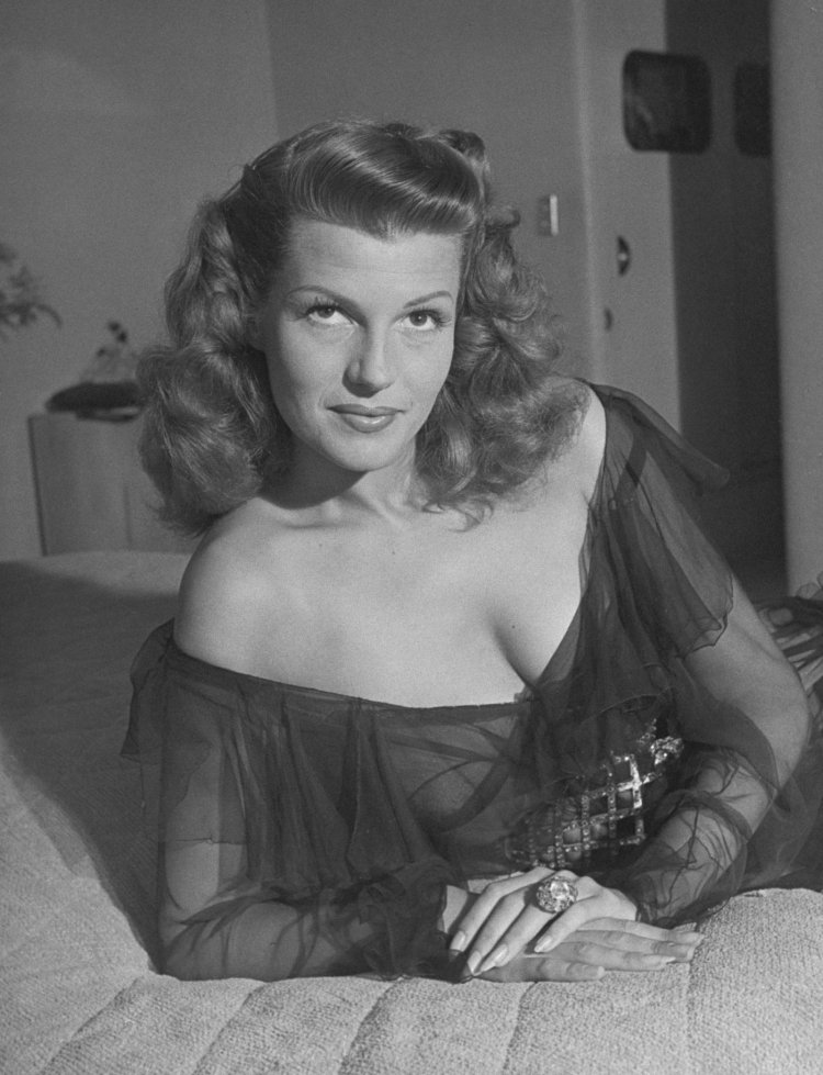 Rita Hayworth 1945
