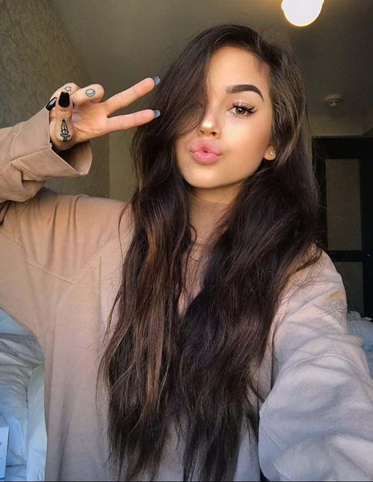 Maggie Lindemann Tumbbler Gerl