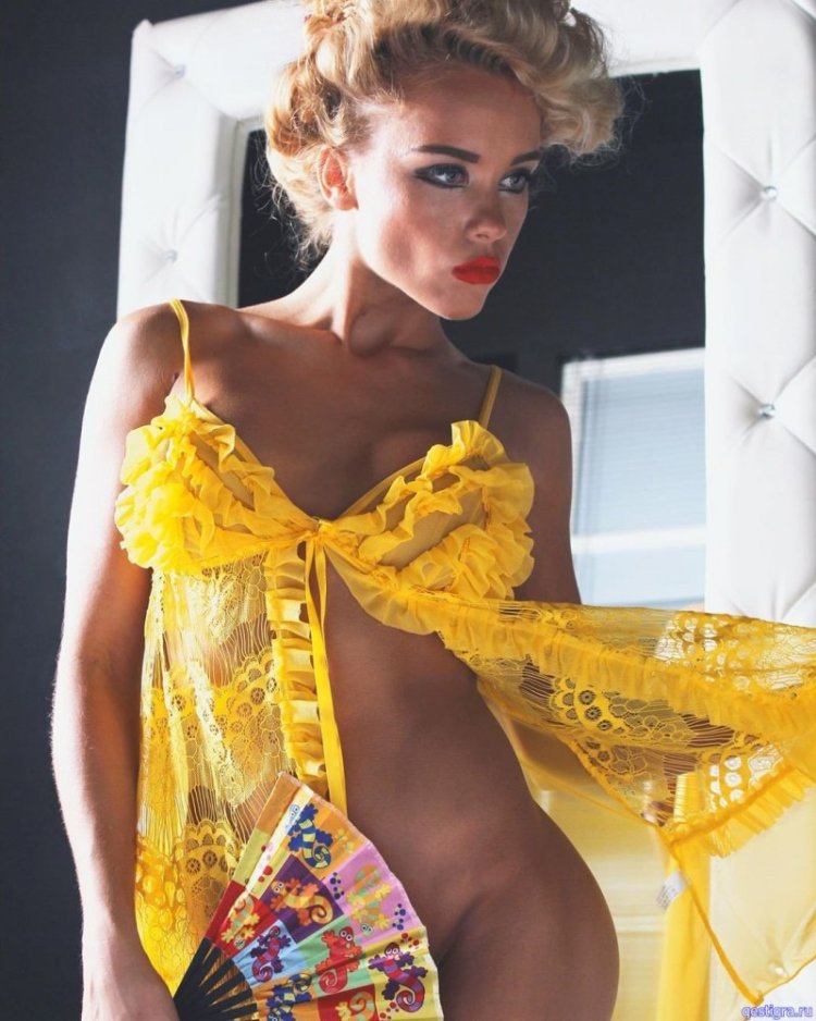 Julia Reutova Lara Frost