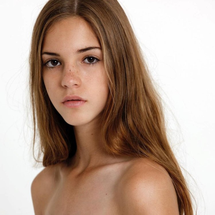 Emily Feld 2003
