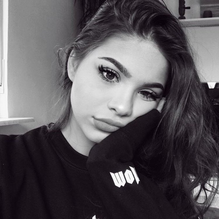 Pictures of girls selfie