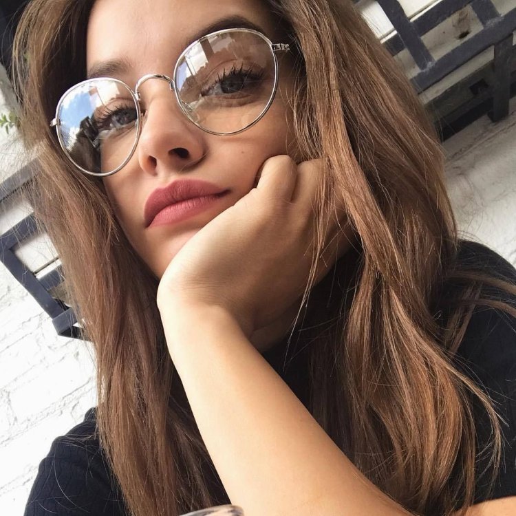 Barbara Palvin Selfie