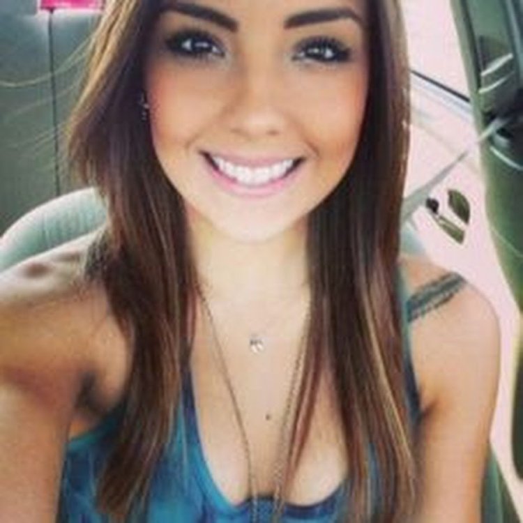 American selfie girl