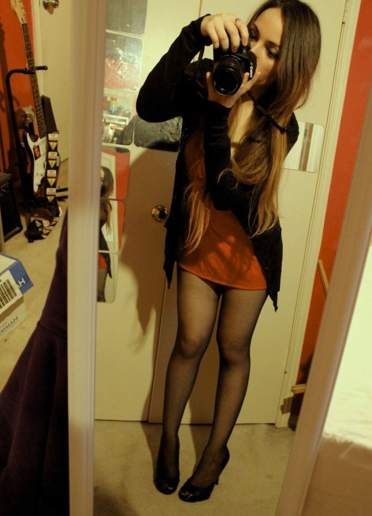 Selfies of girls in pantyhose