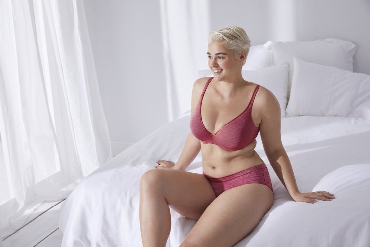 Australian Plus Saise Model Stefania Ferrario