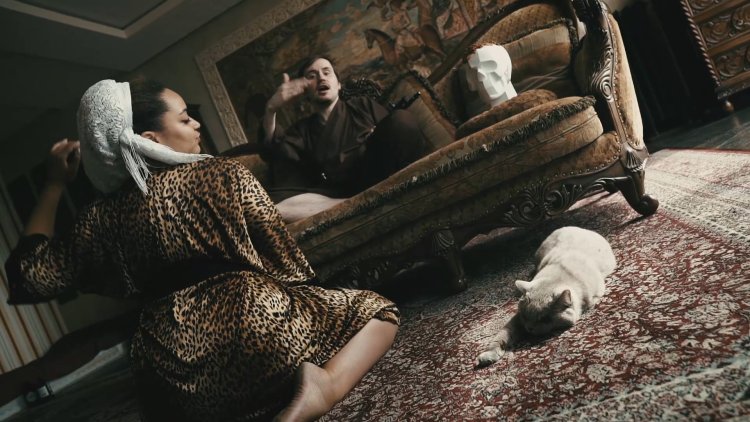 Derech Monk Return Crowned Girl