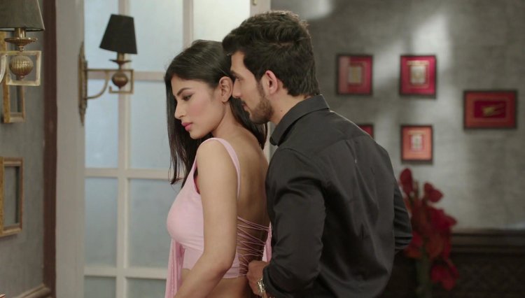 Muni Roy and Arjun Bijlani