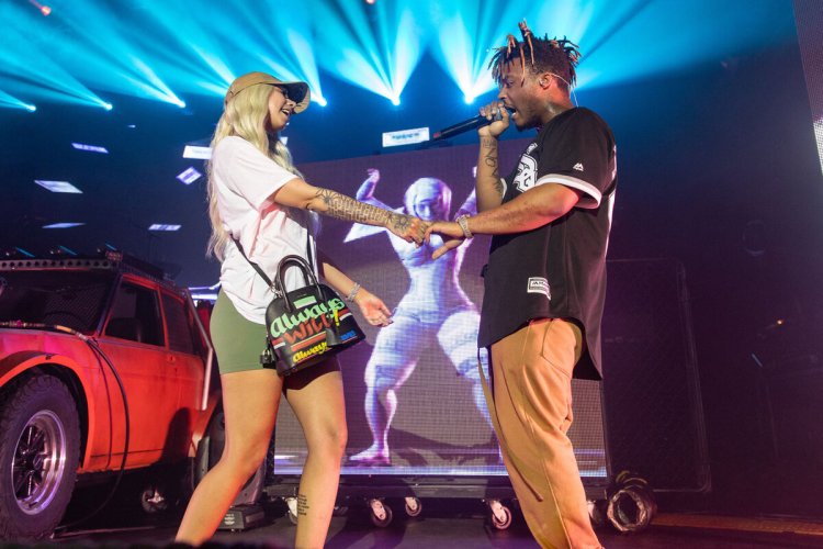 Jus Vorld with a girl