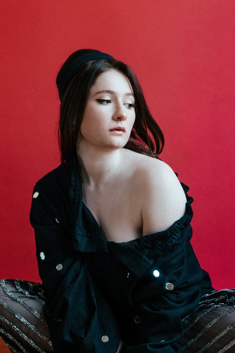Emma Kenney Hot