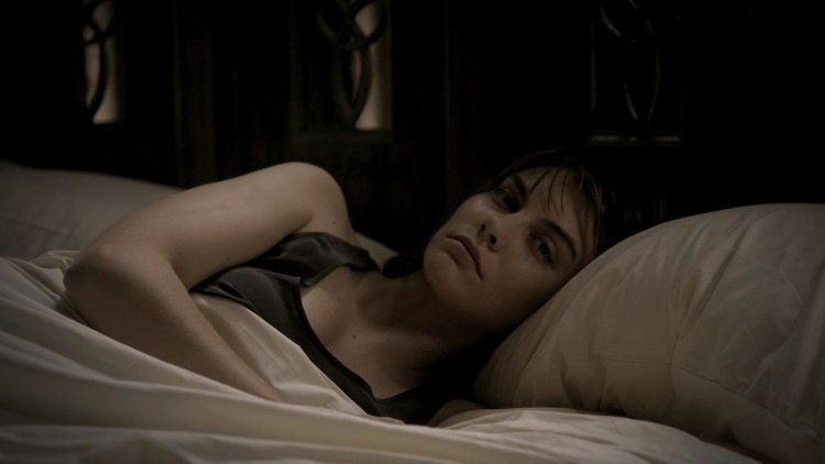 Lauren Cohan Kissing