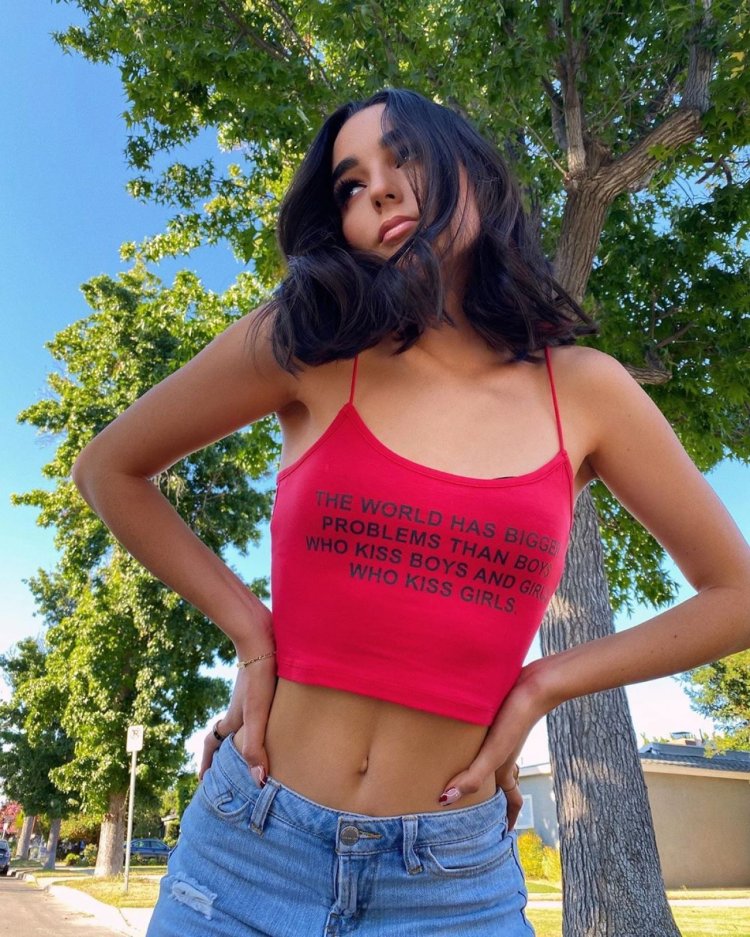 Indiana Massar Paparazzi