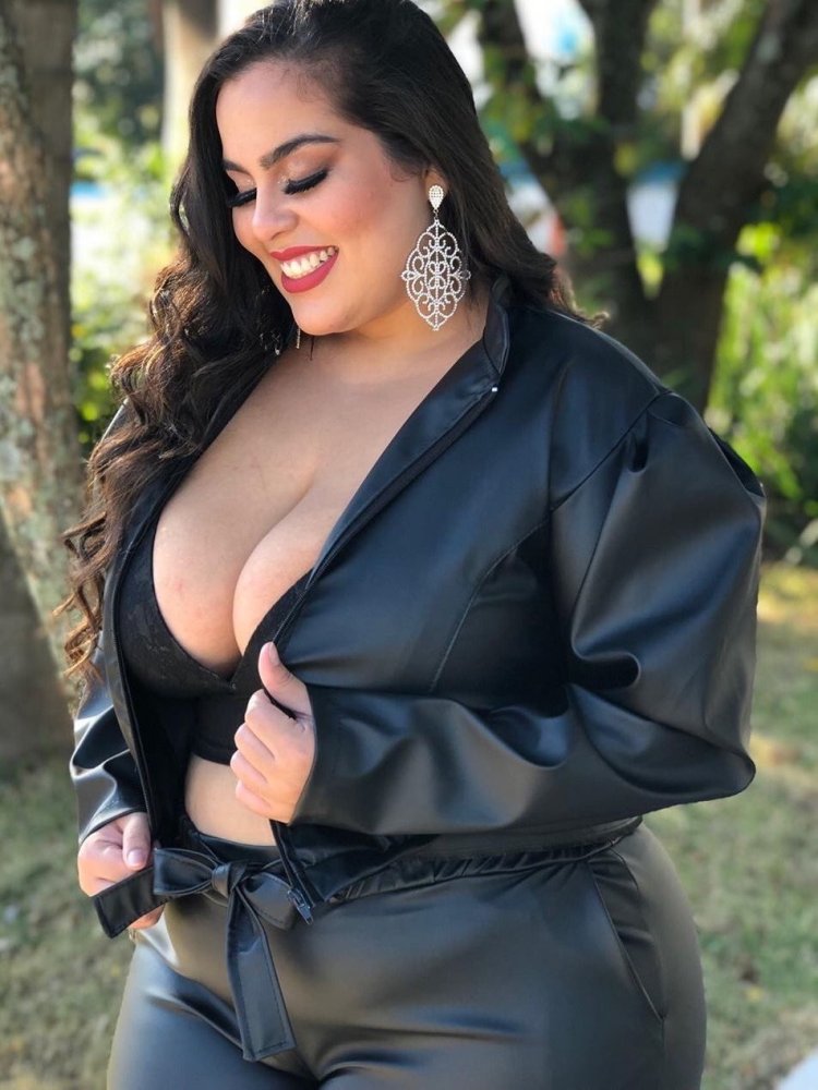 Tabria Majors model Bikini